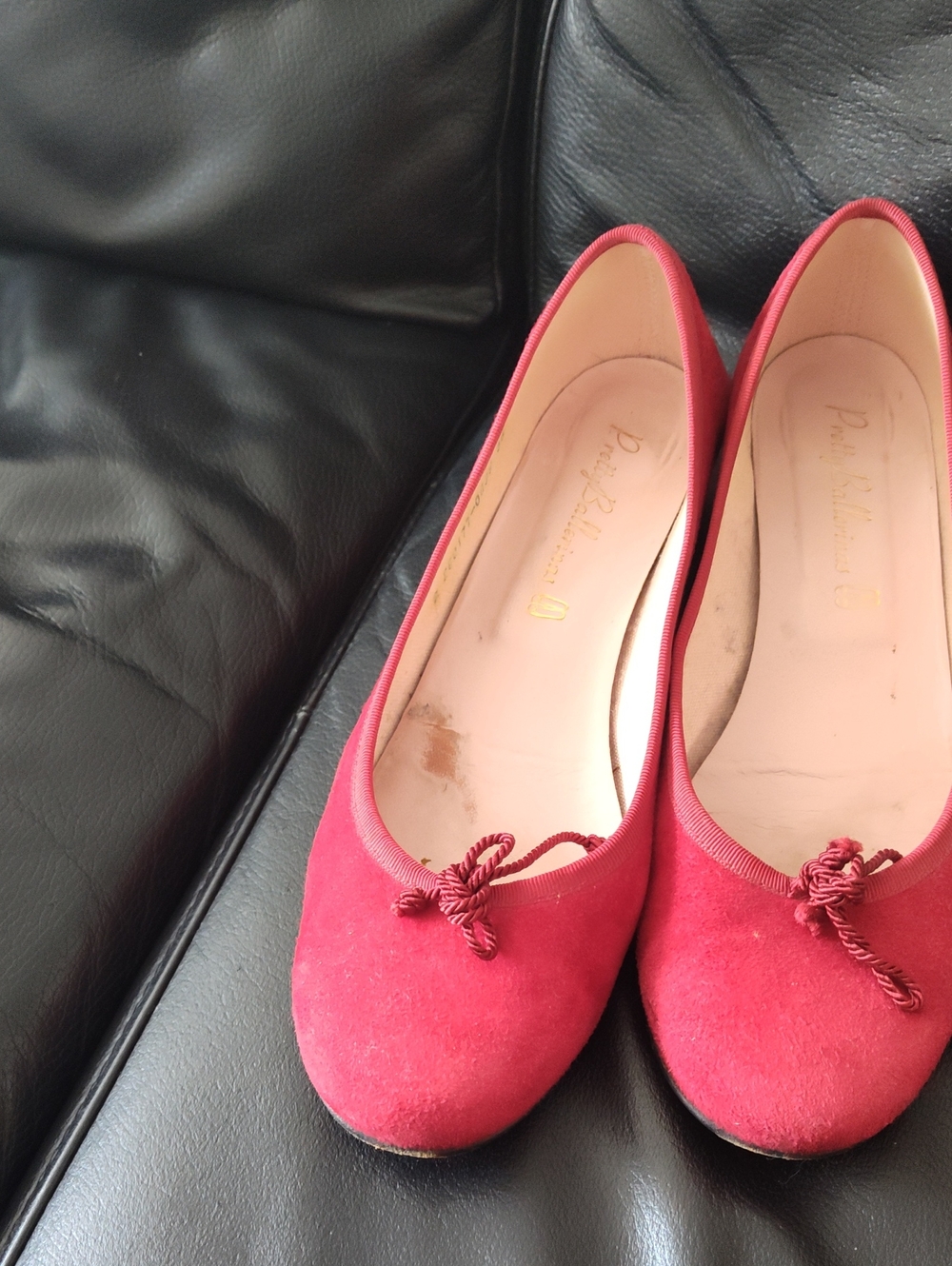 Pretty Ballerinas red Suede Ballet Flats